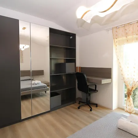 Skyloft Easypark شقة *